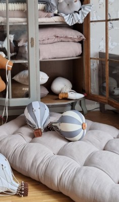 Taupe – ръчно капитонирана детска постелка
